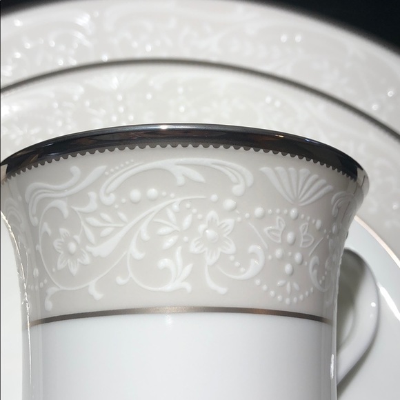 Noritake 5piece setting. Silver Palace Pattern - Picture 2 of 6